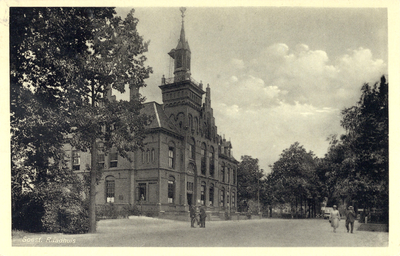 14311 Gezicht in de Steenhoffstraat te Soestdijk (gemeente Soest) uit het zuidoosten; met links de linker- en voorgevel ...